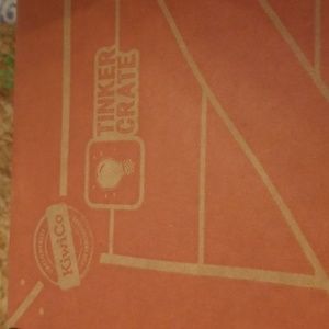 KiwiCo make your own bubble lamp for ages 9+. New in box.